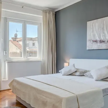 Daire Seaview In Centre