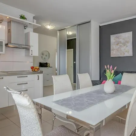 Daire Seaview In Centre