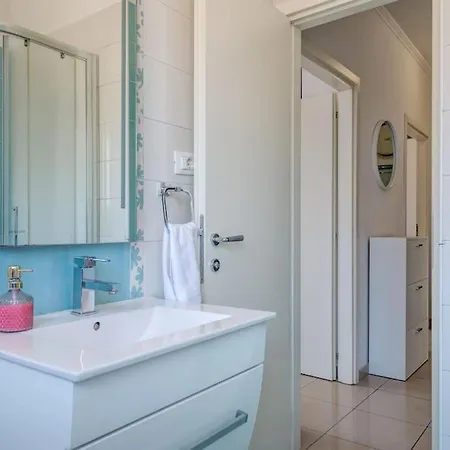 Seaview In Centre Daire *